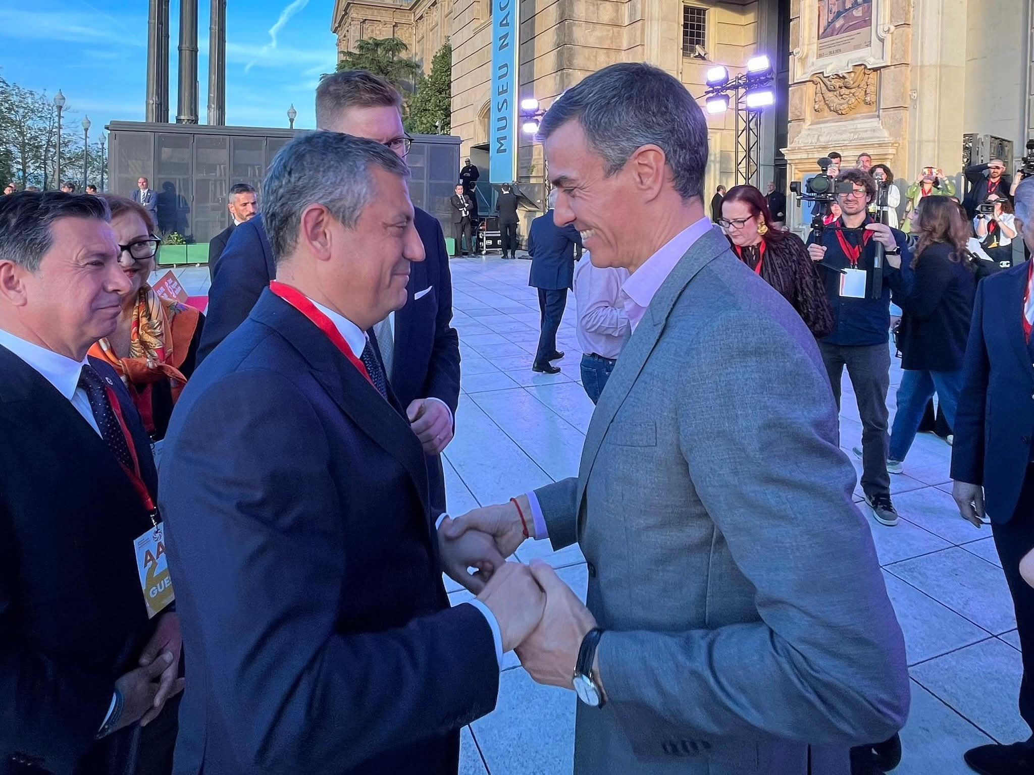 F B I M G 1776662718584