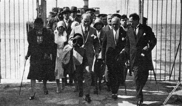 Ataturk Yalovada 97 Yil Coşkusu
