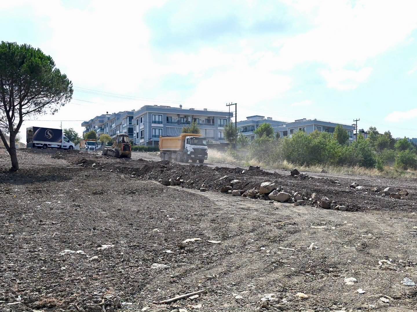 Fahri Tuna Caddesi Parke Tas Doseme
