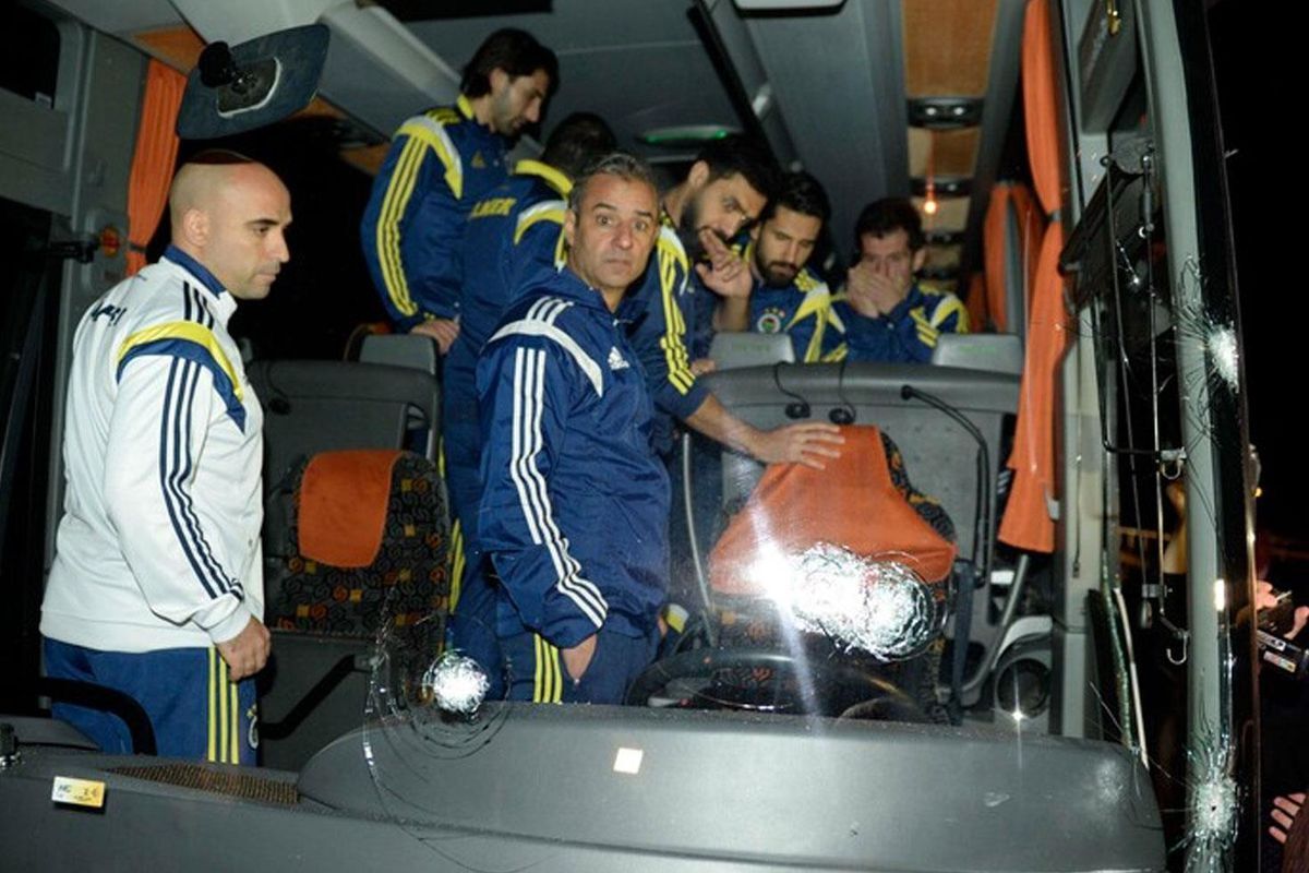 Fenerbahce Kafazesine Silahli Saldiri Sorusturmasi