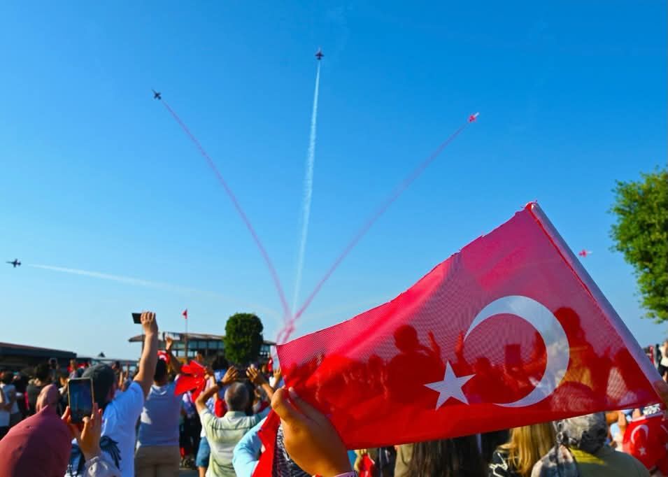 Mehmet Gurel Turk Yildizlari Ve Ataturk Paylasimi