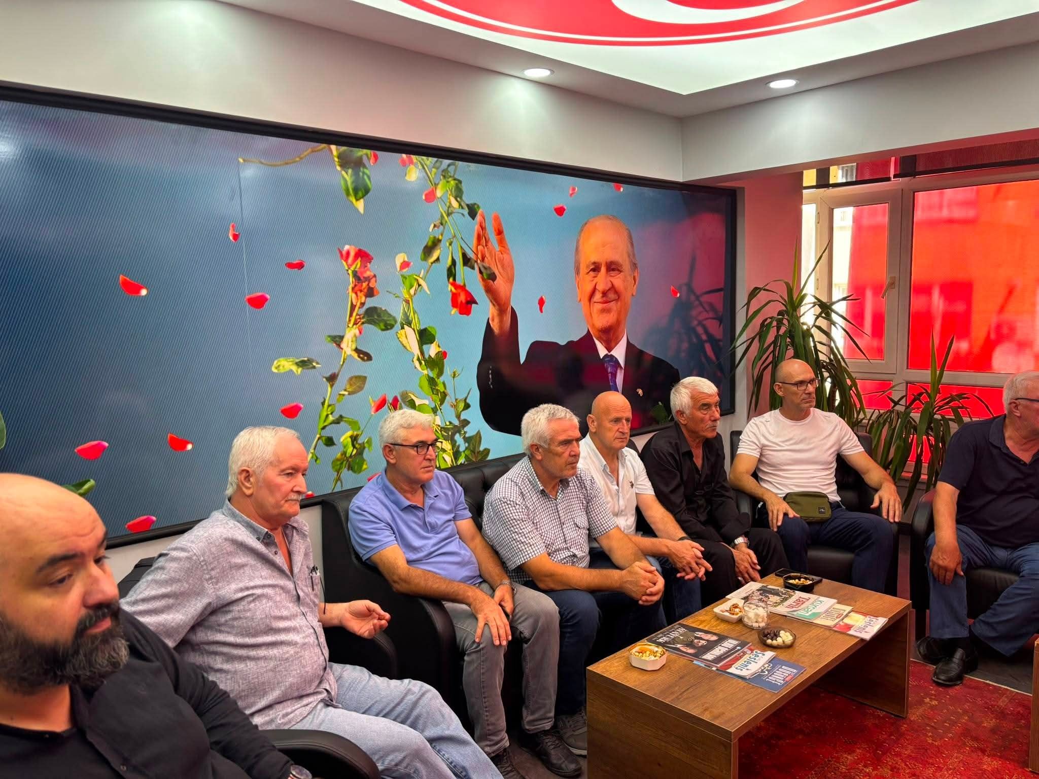 Mhp Ilce Teskilatina Muhtarlardan Hayirli Olsun Ziyareti