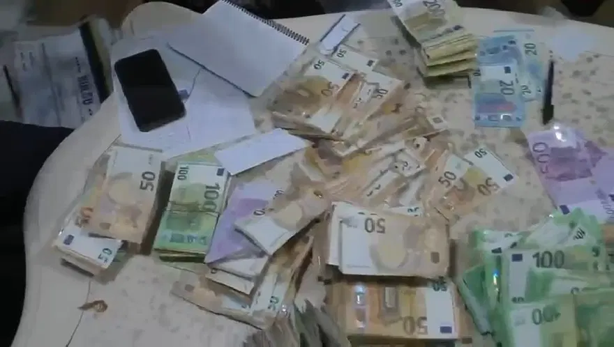 Sebahattin Sirin Evinde 65 Milyon Tl Ele Gecirildi