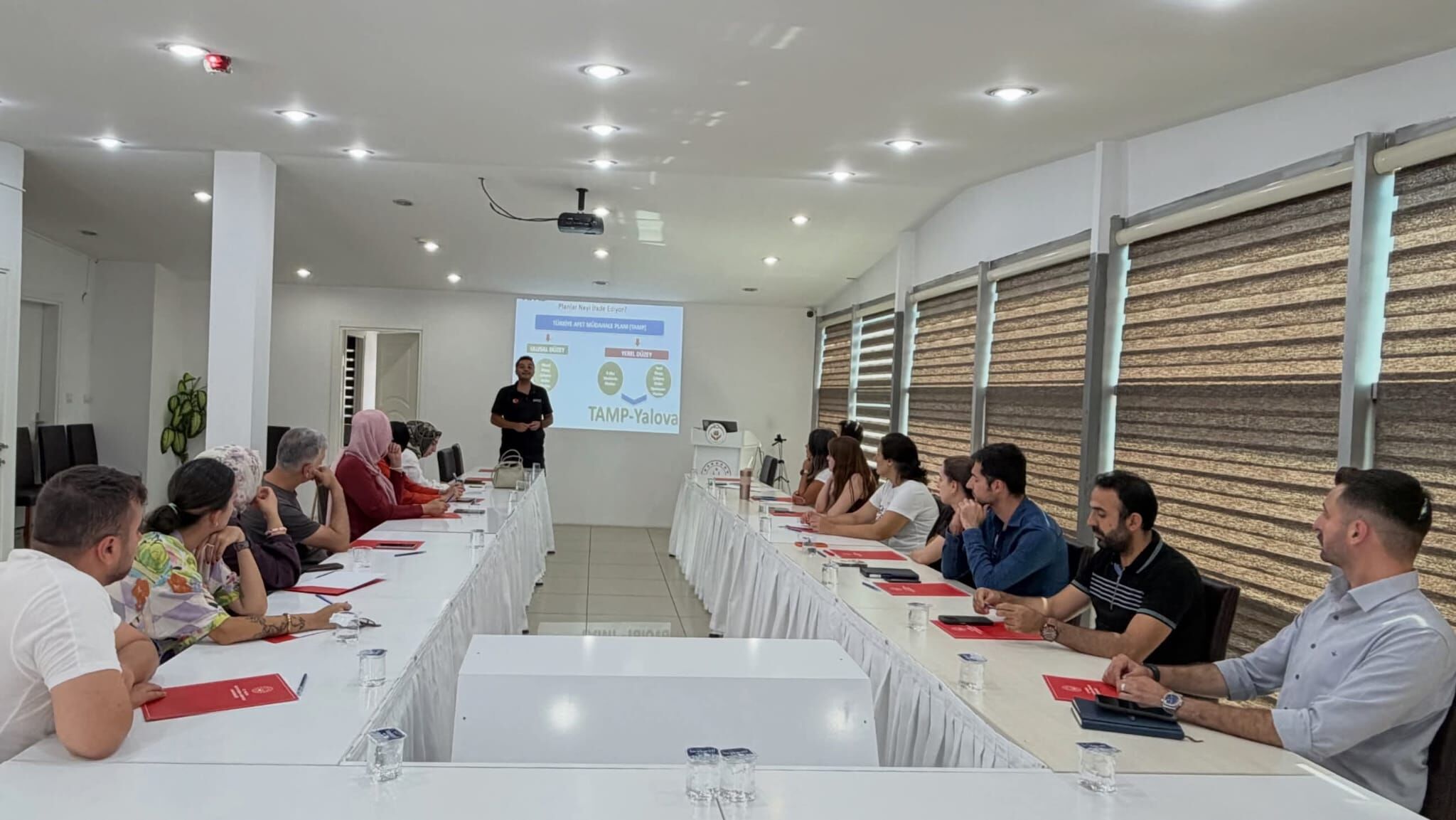 Yalova Il Mudurlugunde Afet Yonetimi Bilgilendirmesi