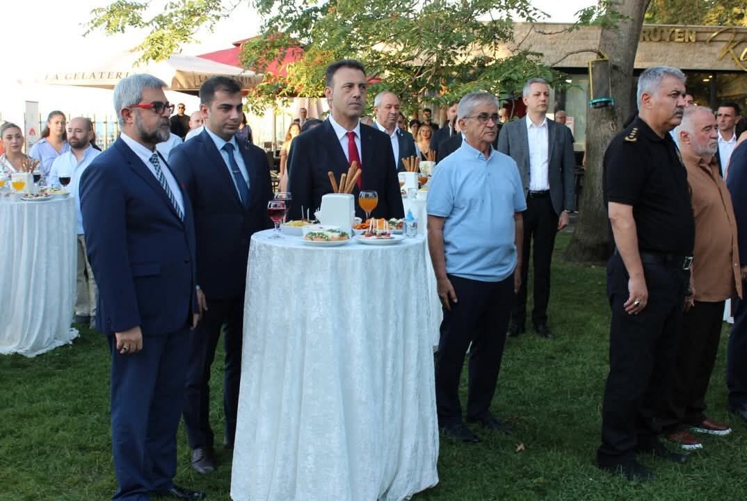 Ahmet Hamdi Usta Ve Mehmet Gurel Adli Yil Kokteyli