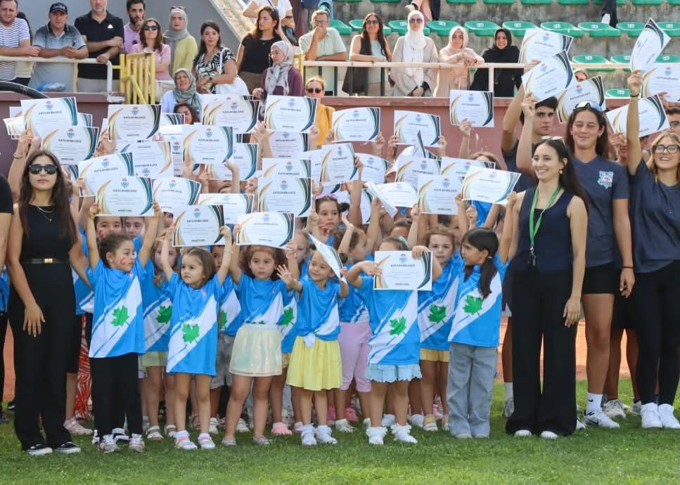 Ataturk Stadyumu Yaz Spor Okullari Sertifika Dagitimi