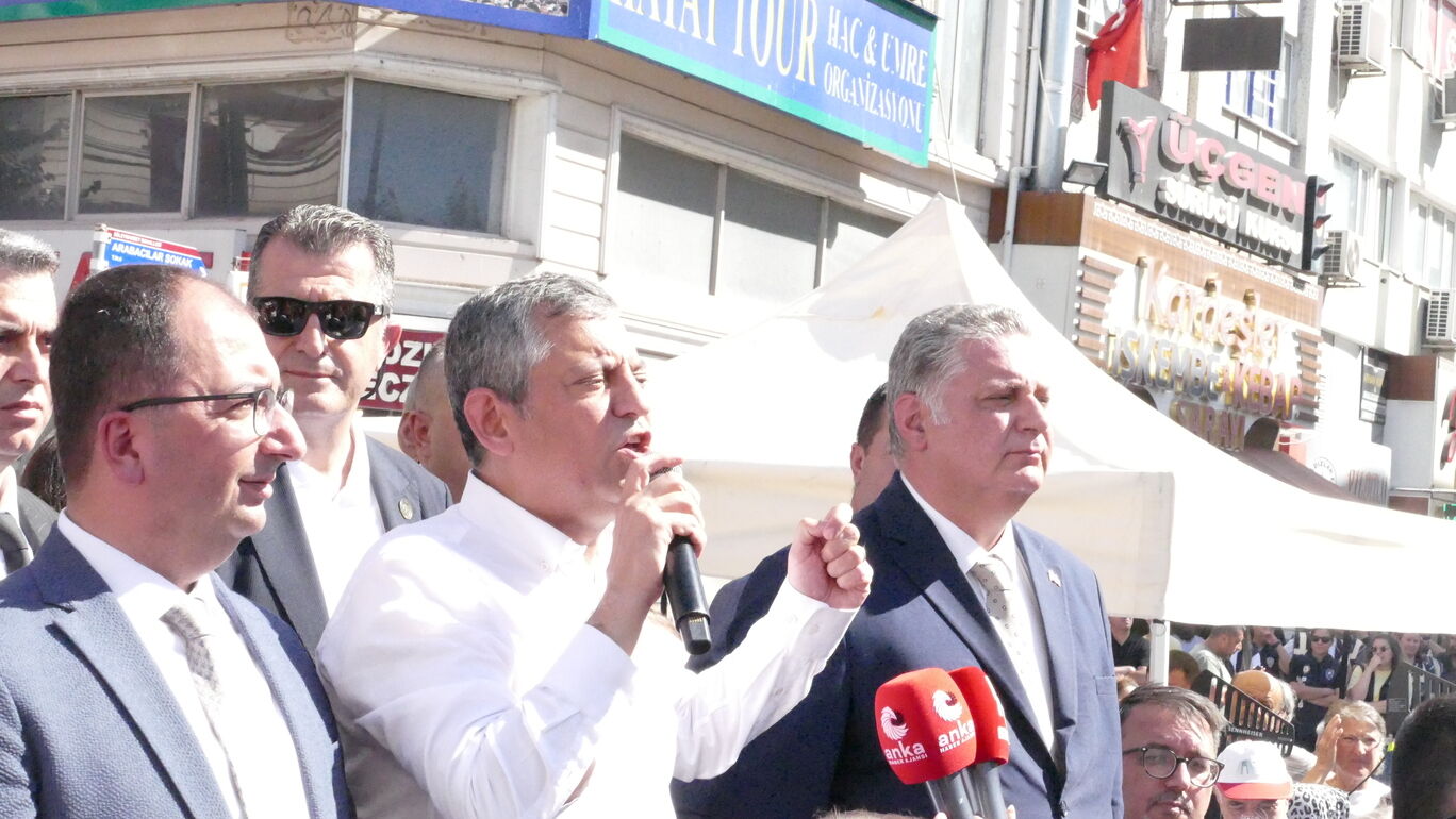 Özgür Özel Yalova’da: Esnafı, üreticiyi ve emekliyi dinledi