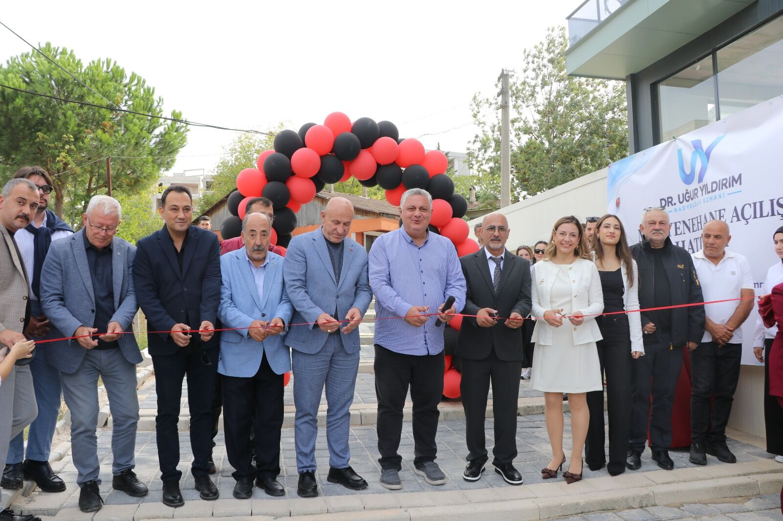 Dr. Uğur Yıldırım’ın Muayenehanesi Törenle Açıldı