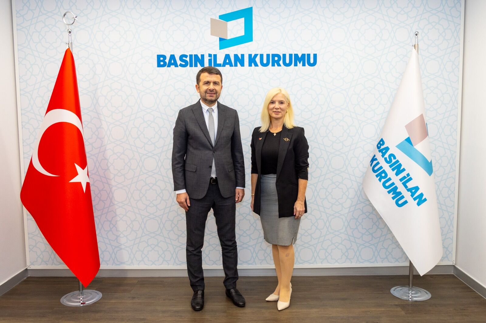 Bìk 11 Emine .
