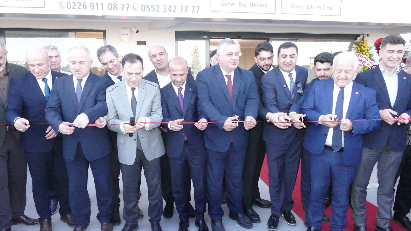 Trident Dent Yalova’da Törenle Açıldı